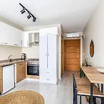 Cozy And Modern Studio With City View In Atasehir