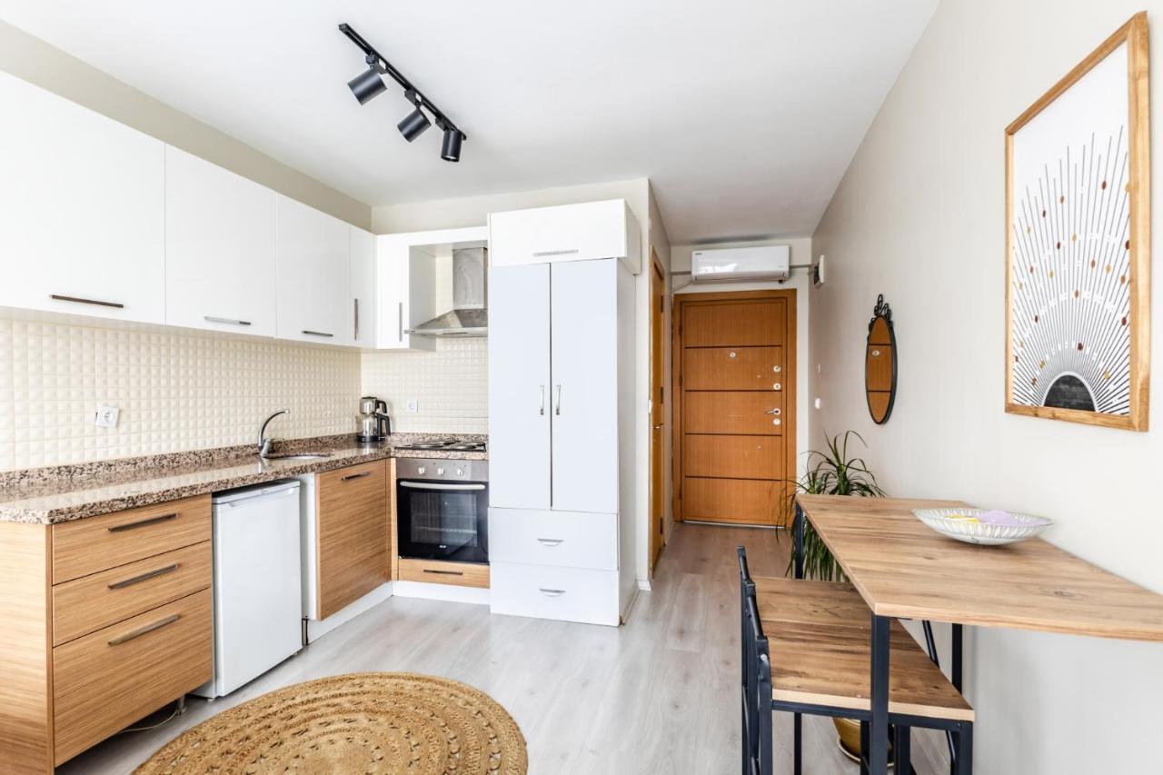 Cozy And Modern Studio With View In Atasehir *